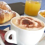Plaza فندق مبيت وإفطار