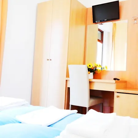 Plaza Bed & Breakfast