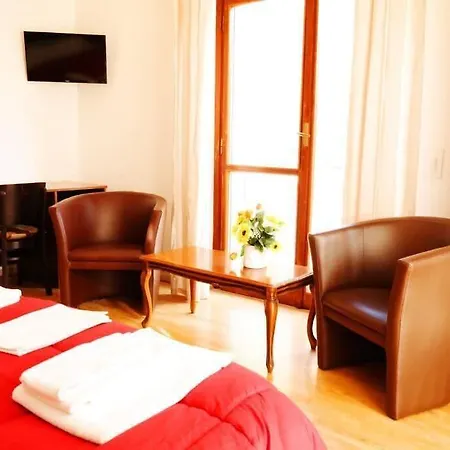 Bed & Breakfast Plaza *